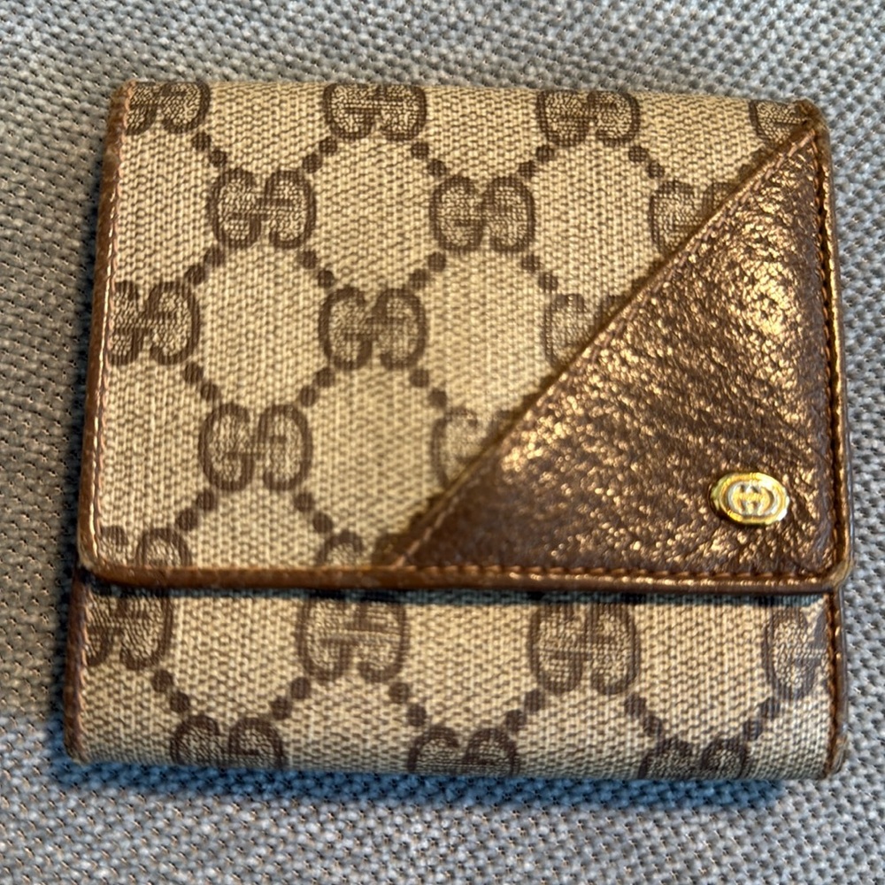 Gucci AUTHENTIC Vintage Anniversary Collection Brown Logo GG Compact Wallet